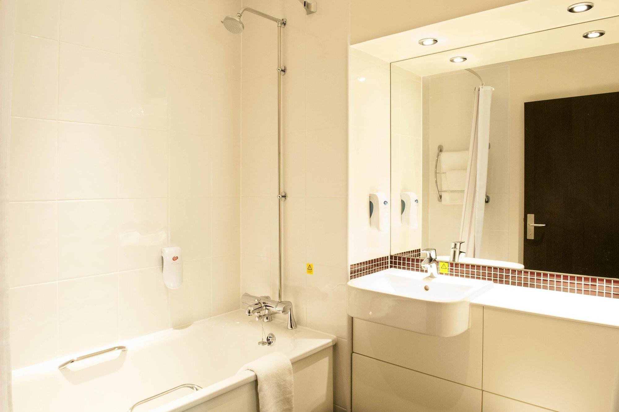 Premier Inn Worcester City Centre Exteriör bild